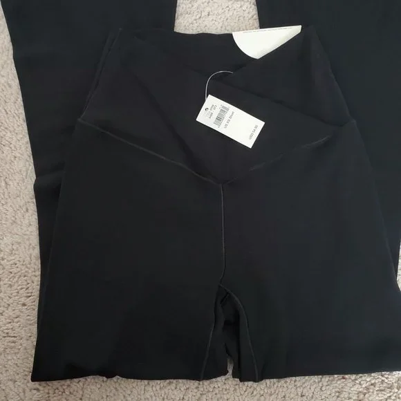 OFFLINE By Aerie Real Me High Waisted Crossover Rib Super Flare Legging black XS - Picture 10 of 11